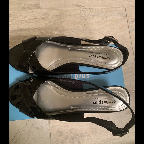 comfort plus by Predictions Nenet Black Patent Leather Wedge - Picture 4 of 12